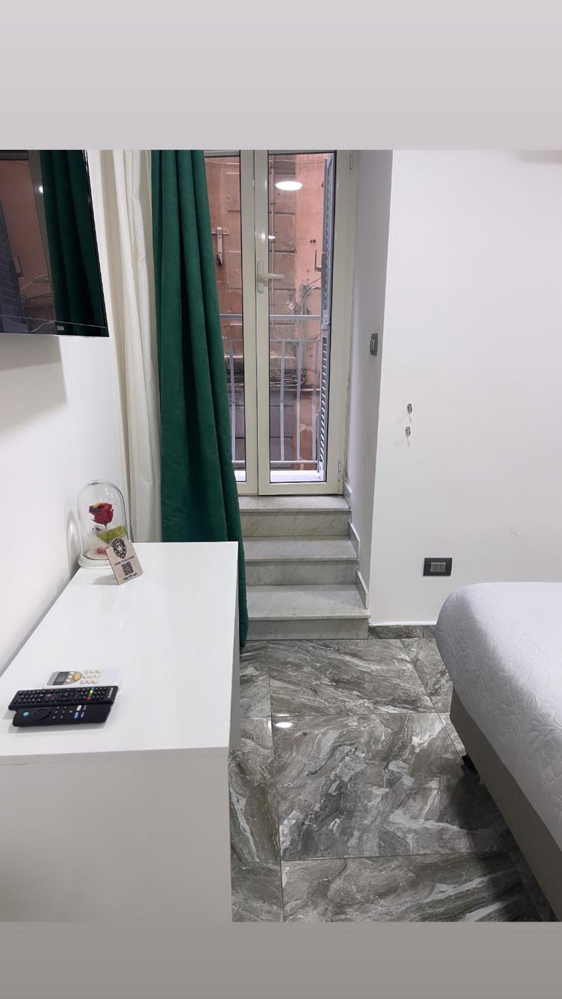 Apartment Domus Leone Naples